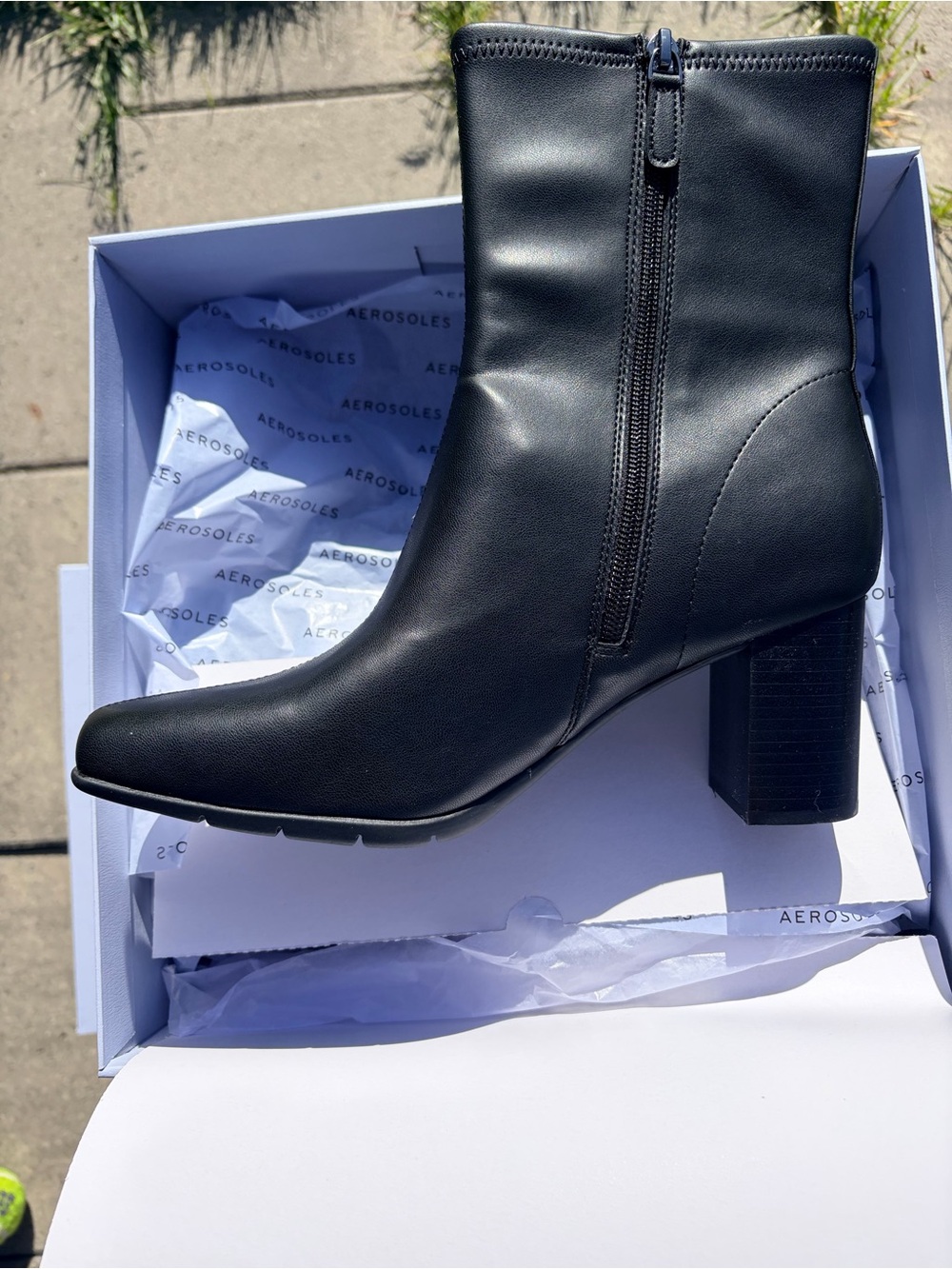 AEROSOLES Black Leather Side-Zip Block Heel Ankle Boot